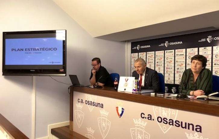 Presesentación del trabajo que realizará la UPNA sobre Osasuna. (OSASUNA)