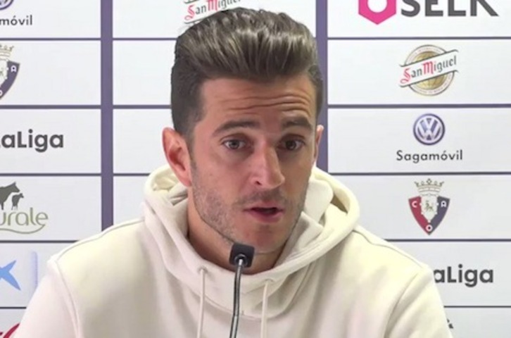 Juan Villar, en su comparecencia ante los medios. (OSASUNA)