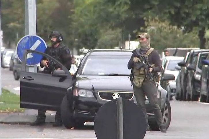 Miembros de las fuerzas especiales, desplegados tras el ataque. (AFP)