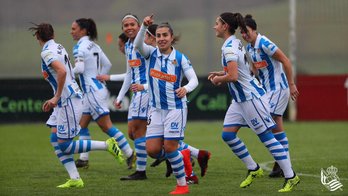 Las realistas festejan el primer gol, obra de Palacios. 