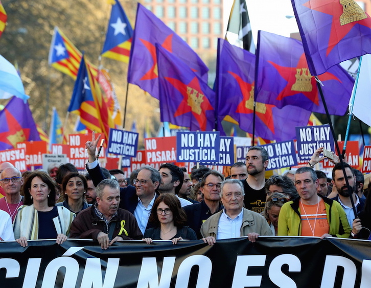 Decenas de miles de personas participaron en la manifestación del sábado, entre ellas el president Torra. (J. DANAE/FOKU)