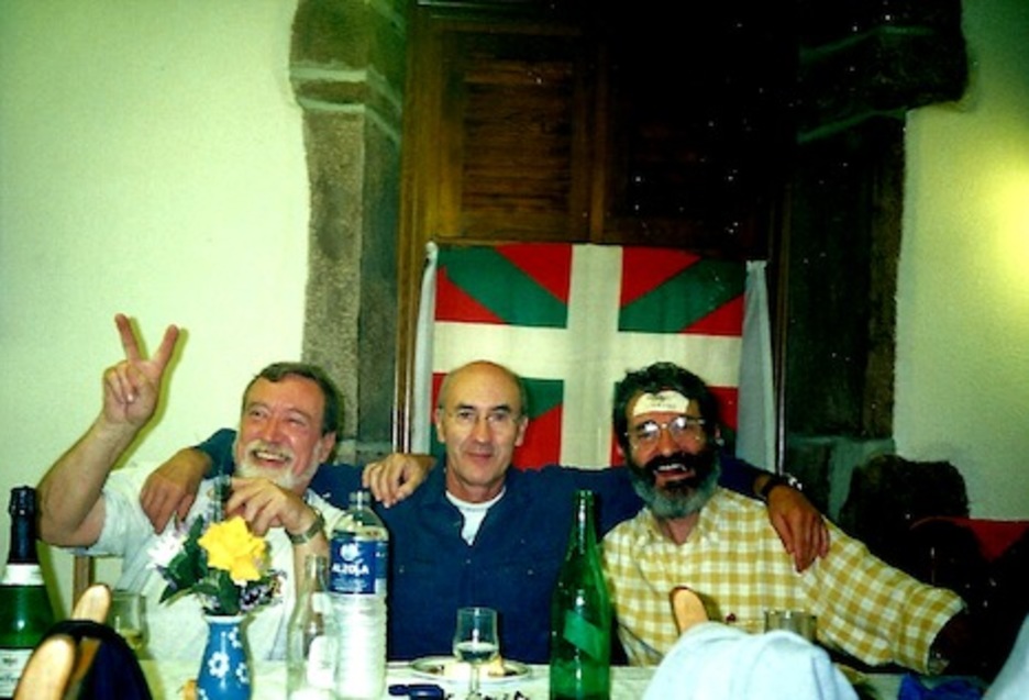 Imagen del año 2000 de los tres presidentes de Eusko Bazterra. (Cedida EUSKO BAZTERRA)