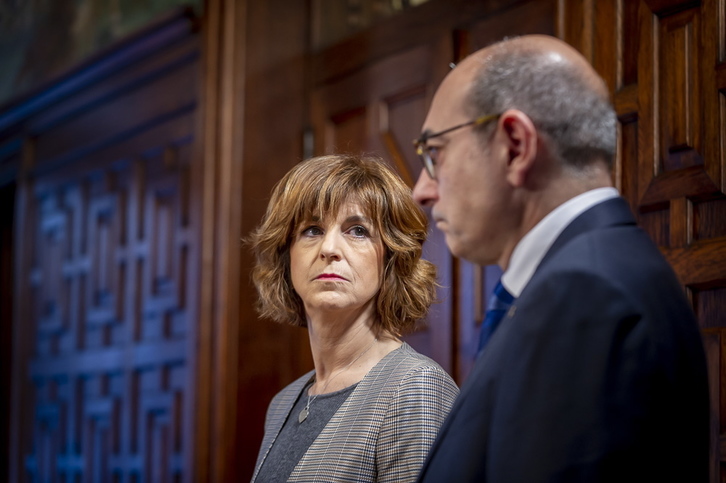 Nekane Murga y Jon Darpón, en el acto de Lehendakaritza. (Jaizki FONTANEDA/FOKU)