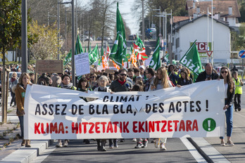 Samedi dernier à Anglet, le mouvement Bizi! a dénoncé le manque d'engagement en matière de mobilités. © Guillaume FAUVEAU