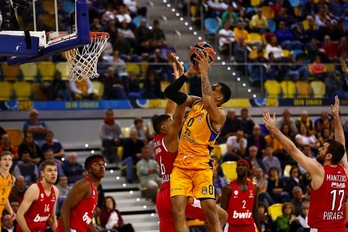 El petardazo de Olympiacos ha revolucionado la pelea por el Top 8 (EUROLEAGUE.NET)