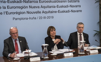 Alain Rousset, Uxue Barkos e Iñigo Urkullu, en la reunión de la Eurorregión de hoy en Iruñea. (Jagoba MANTEROLA/FOKU)