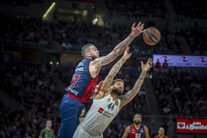 La intensidad y superioridad de Poirier en la pintura ha sido piedra angular del triunfo baskonista (Jaizki FONTANEDA / FOKU)