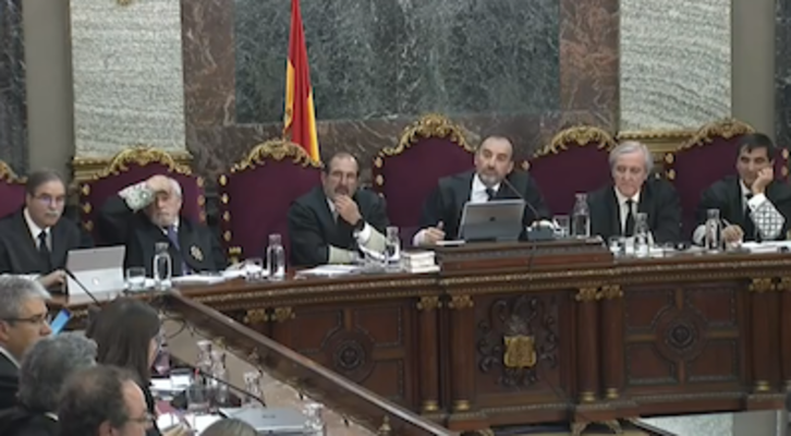 El tirbunal, durante la sesión de este martes. 
