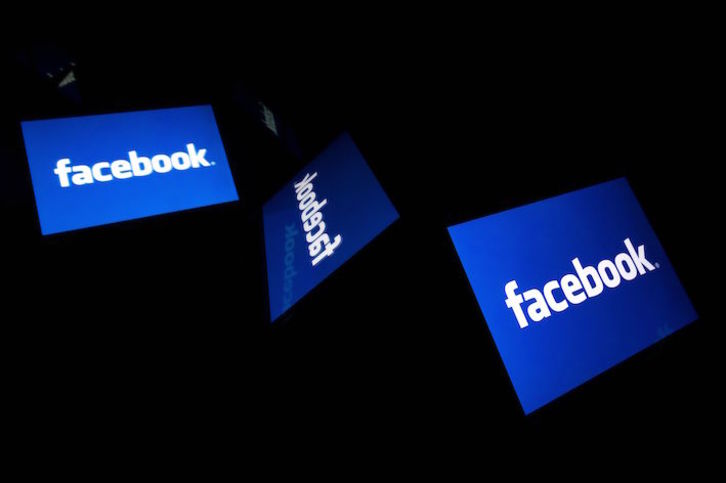 Facebook ha anunciado que vetará los «mensajes de alabanza, apoyo y representación del nacionalismo y separatismo blancos». (Lionel BONAVENTURE/AFP) 