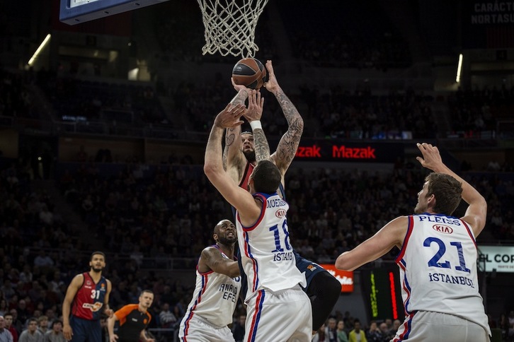 Poirier ha terminado desquiciado ante Pleiss y Moerman (Endika PORTILLO / FOKU)