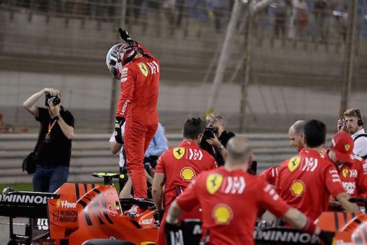 Leclerc celebra la ‘pole’. (Karim SAHIB/AFP)