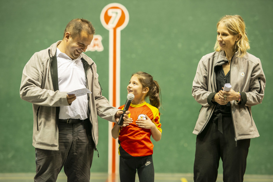 La 300e licenciée a été récompensée par la présidente du Comité départemental de handball. ©Guillaume Fauveau 