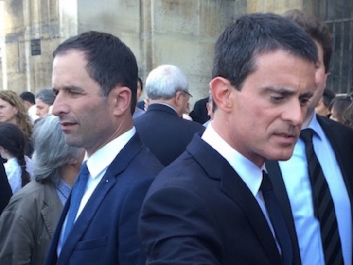 Hamon y Valls se dan la espalda en el entierro de Rocard. @AntoinePerraud