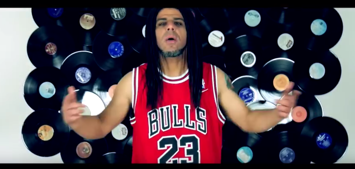 Francisco Samir Lahdou en un trozo del la canción.