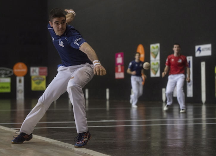 Irribarria akzioan, finalerdietako neurketan. (Jon URBE/FOKU)