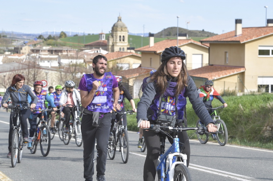 Kilometroak bizikleta gainean egin dituenik ere izan da. (Idoia ZABALETA/FOKU) Kilometroak bizikleta gainean egin dituenik ere izan da. (Idoia ZABALETA/FOKU)