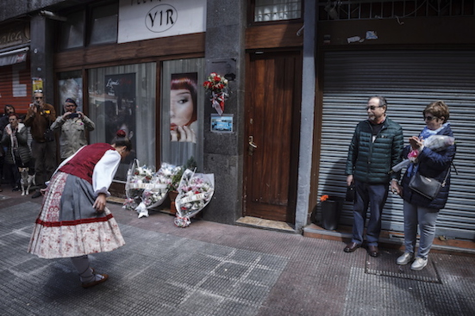 Los padres no han podido reprimir la emoción. (Aritz LOIOLA/FOKU) Los padres no han podido reprimir la emoción. (Aritz LOIOLA/FOKU)