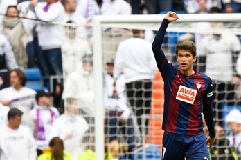 Cardona celebra el 0-1. Gabriel BOUYS/AFP