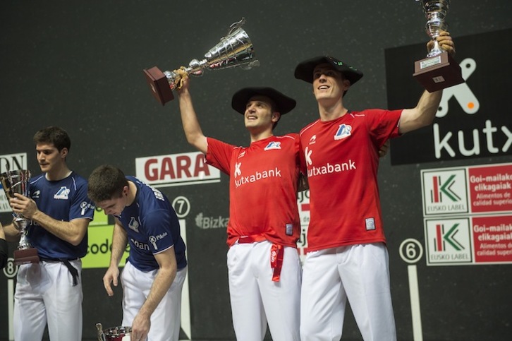 Elezkano eta Rezusta, txapelak jantzita (Monika DEL VALLE / FOKU)