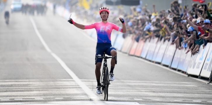 Bettiol entra ganador en la meta del Tour de Flandes 2019(Yorick JANSENS / AFP)