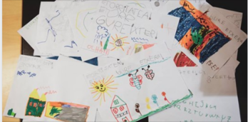 Lesakako ikastolako ikasleek arropa bilketarekin batera bidlaitako marrazkiak. (Irungo Harrera Sarea)