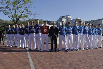 Parte hartuko duten pilotari guztiak elkartu dira Bilbon (Aritz LOIOLA/FOKU)