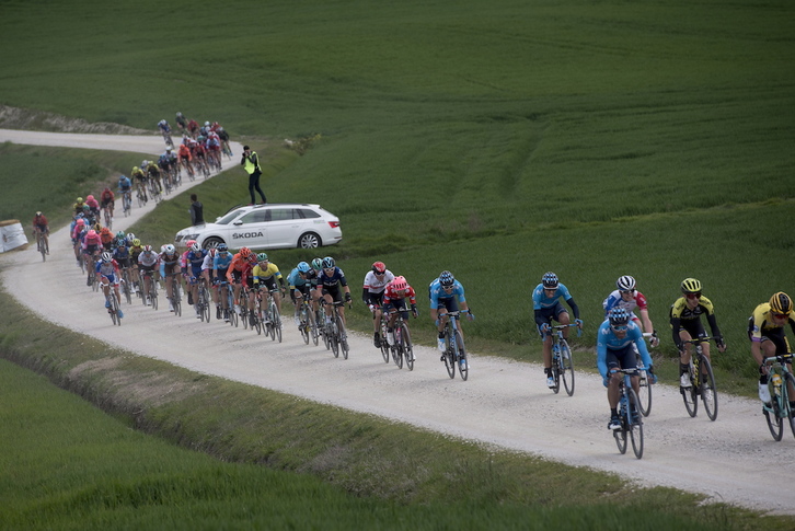 Atzoko lurbiderik gabe, tentsio gutxiago beharko luke gaurko etapak. (Iñigo URIZ / FOKU)