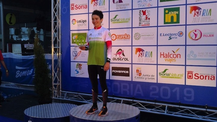 Irene Loizate, en el podio de Soria (FETRI)