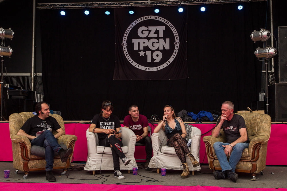 Presentación del fanzine-libro ‘Larga vida a RIP en NAIZ Akeita gunea. (Aritz LOIOLA / FOKU) Presentación del fanzine-libro ‘Larga vida a RIP en NAIZ Akeita gunea. (Aritz LOIOLA / FOKU)