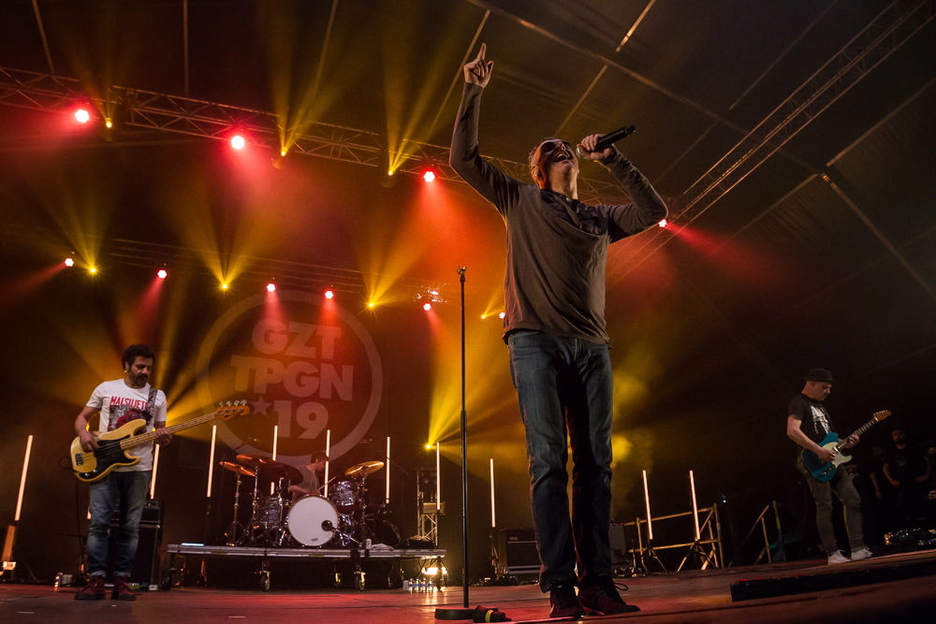 Gatibuk jende ugari bildu zuen. (Aritz LOIOLA / FOKU) Gatibuk jende ugari bildu zuen. (Aritz LOIOLA / FOKU)