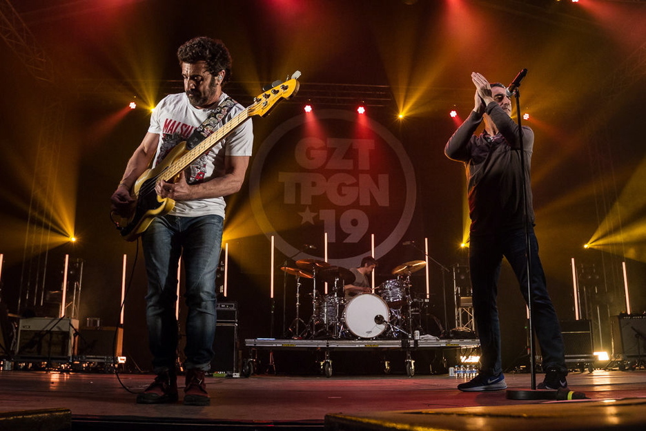 Gauez, musika eta jaia nagusi. (Aritz LOIOLA / FOKU) Gauez, musika eta jaia nagusi. (Aritz LOIOLA / FOKU)