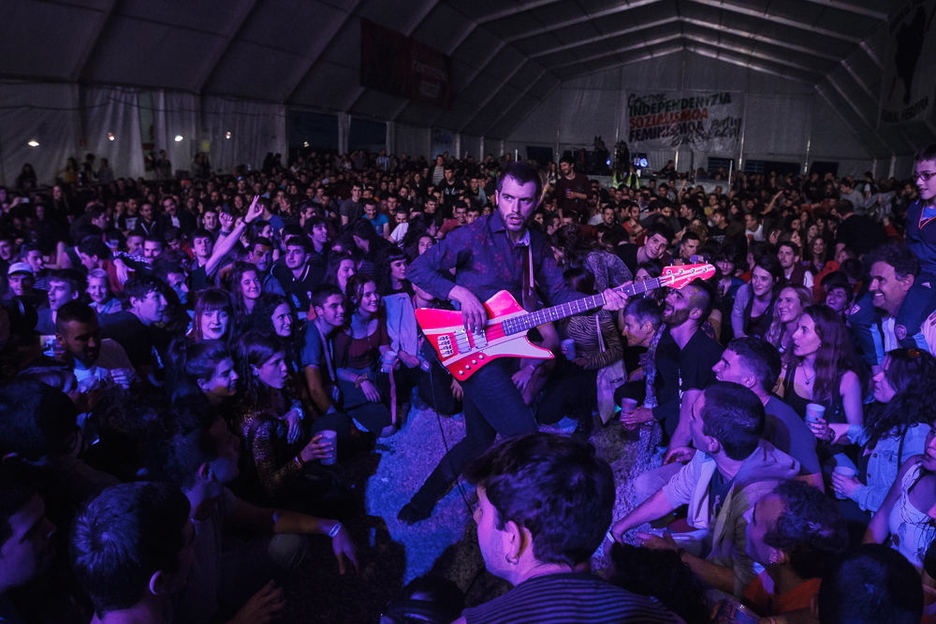 Salto ederra dator atzetik. (Aritz LOIOLA / FOKU) Salto ederra dator atzetik. (Aritz LOIOLA / FOKU)