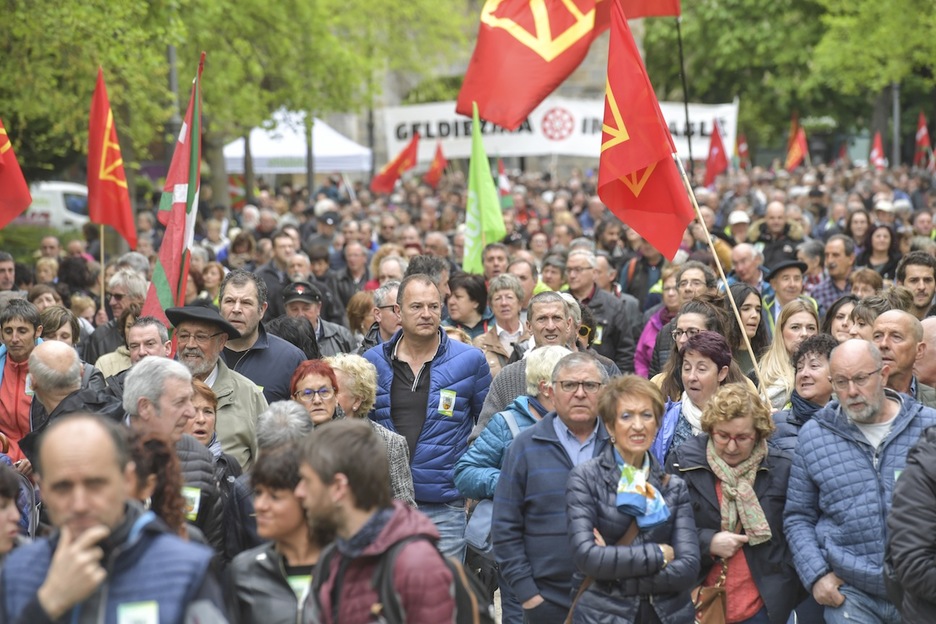 La manifestación por el Aberri Eguna ha congregado a miles de personas en la capital navarra. (Idoia ZABALETA/FOKU) La manifestación por el Aberri Eguna ha congregado a miles de personas en la capital navarra. (Idoia ZABALETA/FOKU)