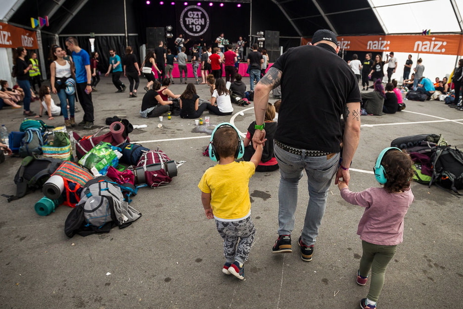 Zirkinik Bez! taldearen erromeria.