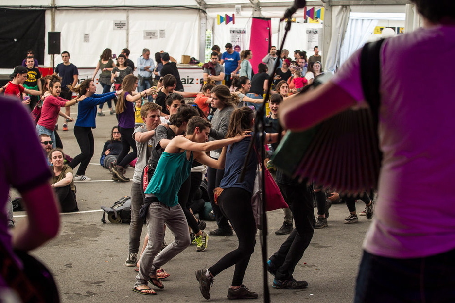 Zirkinik Bez! taldearen erromeria.