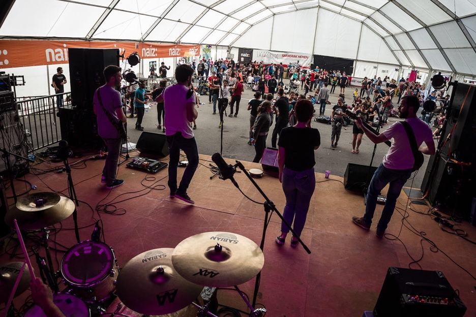 Zirkinik Bez! taldearen erromeria.