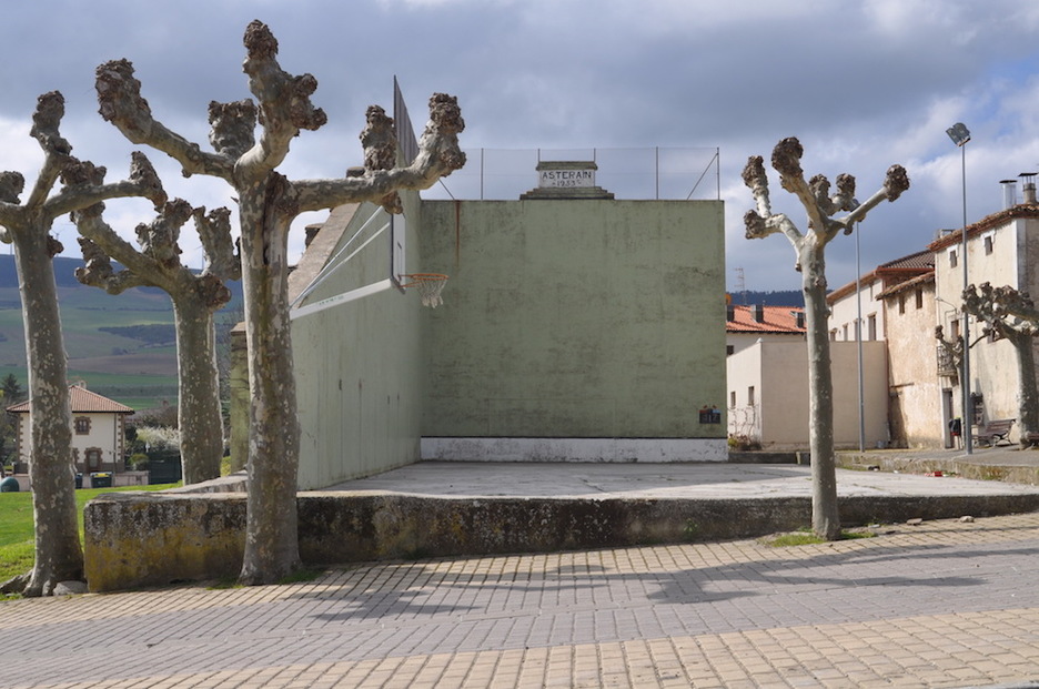 Frontón original de Asterain / Astrain (Iñaki Uriarte) Frontón original de Asterain / Astrain (Iñaki Uriarte)