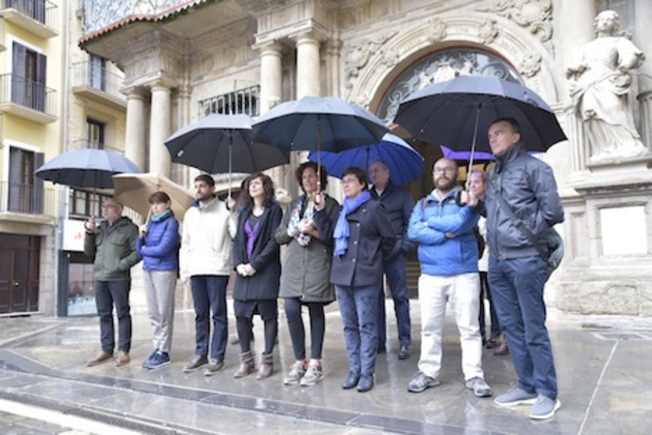 Concentración celebrada ante el Ayuntamiento de Iruñea en repulsa por la última agresión sexista. (AYUNTAMIENTO DE IRUÑEA)