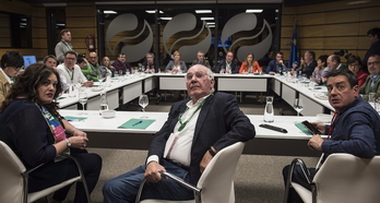 La plana mayor del PNV sigue el recuento electoral con atención. (Marisol RAMÍREZ / FOKU)