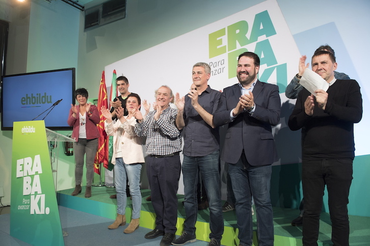 EH Bilduko hautagai eta ordezkariak, Tabakaleran. (Juan Carlos RUIZ/FOKU)