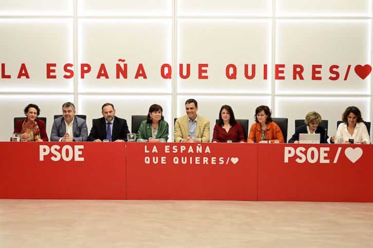 Reunión de la Ejecutiva Federal del PSOE para valorar los resultados. (Javier SORIANO/AFP)