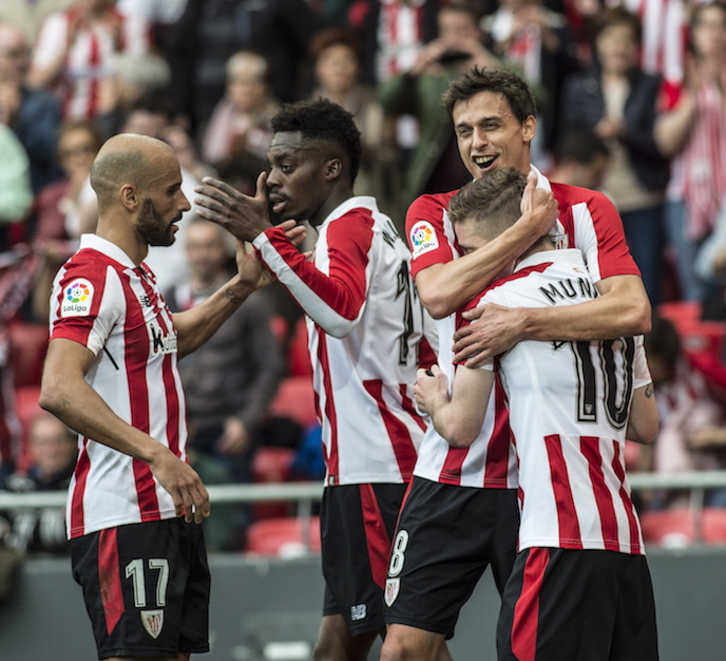 Mikel Rico e Iturraspe en un partido de la temporada pasada. (Marisol RAMIREZ / FOKU)