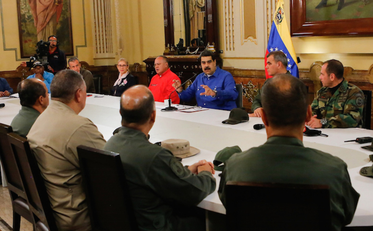 El presidente de Venezuela, Nicolás Maduro, en cadena nacional desde el Palacio de Miraflores. (AFP)