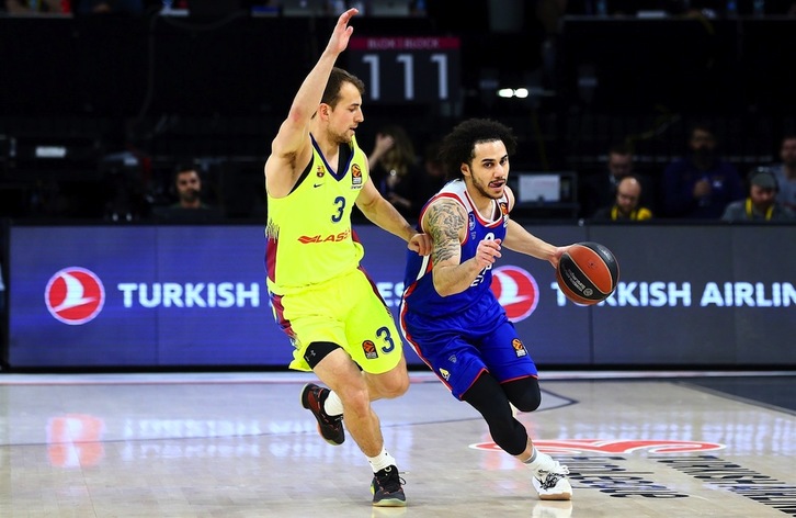 Shane Larkin izan da Anadolu Efesen garaipenaren gako garrantzitsuenetariko bat (EUROLEAGUE.NET)