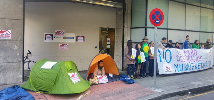 Protesta ante Alokabide en Bilbo. (@berriotxoa)