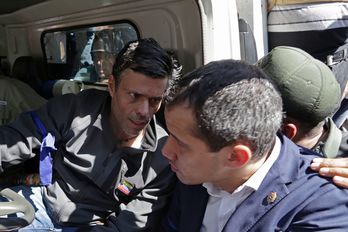 Leopoldo López, el martes, junto a Juan Guaidó. (Cristian HERNANDEZ/AFP)