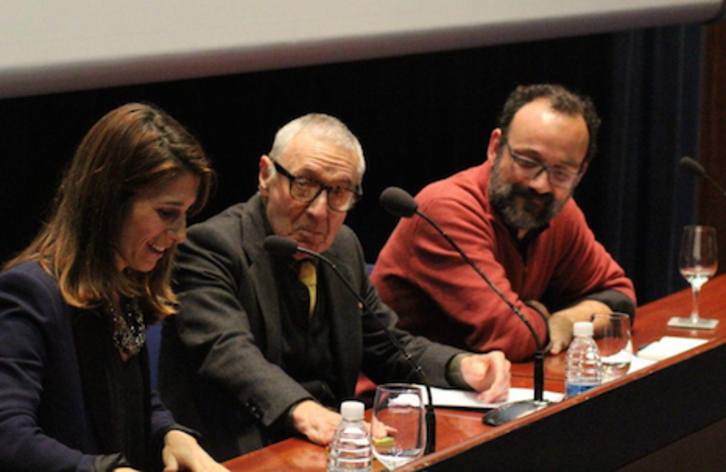 Nora Esnaola, Miguel Castells y Benet Salellas, esta tarde en el Aquarium. (GURE ESKU DAGO)