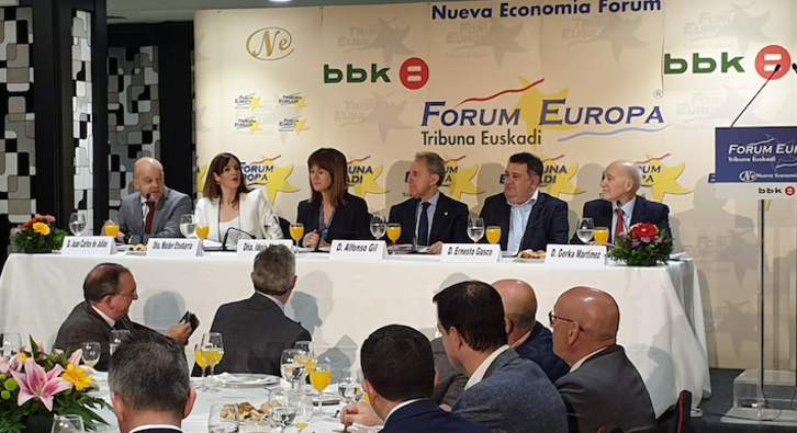 Representantes del PSE y candidatos en las capitales de la CAV en el Fórum Europa. (@pseBilbao)