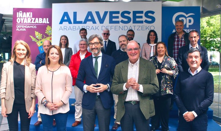 El candidato del PP a diputado general de Araba, Iñaki Oyarzábal, en el acto de hoy. (@PPAlaveses)