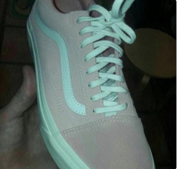 La imagen de la zapatilla se ha vuelto viral.